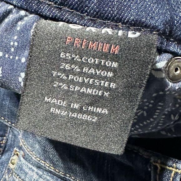 Torrid Premium Denim Boyfriend Jeans Size 14 R Blue NWT - Picture 5 of 11